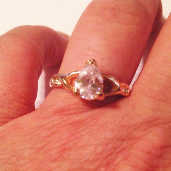 18k GF White Sapphire Ring - Picture 2 of 5